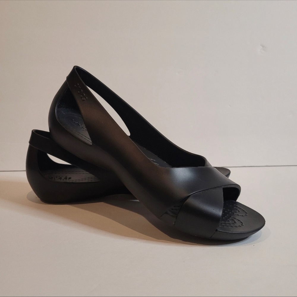 Crocs Serena Black Peep Toe Strappy Slip On Cushion Comfort Ballet Flats Size 8